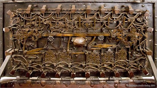 intricate-lock-chest.png